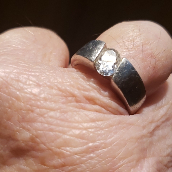 Zirconia.   Size 9 - Picture 1 of 1